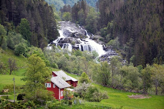 Hatteberg fossen: водопад в Русендале